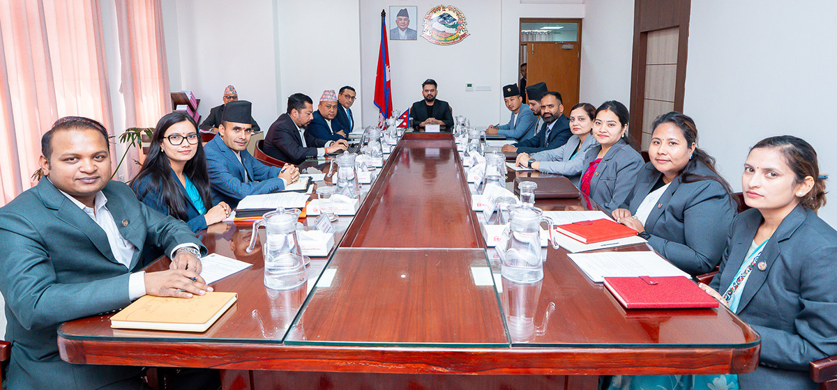 Cabinet Meeting Commences